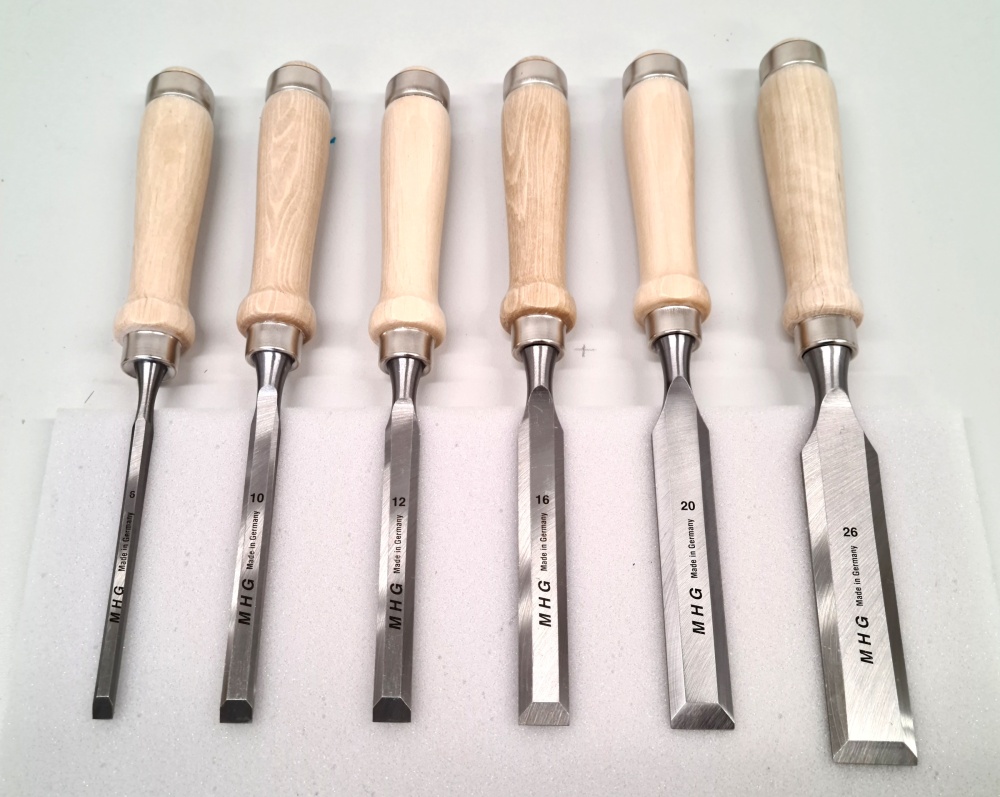 Firmer chisels - set in plastic pouch, hornbeam handle / polished blade, 6 pcs. sizes: 6, 10, 12, 16, 20, 26 mm