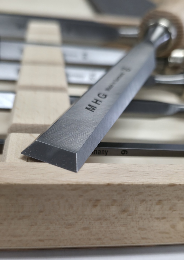 Stechbeitel-Premium, 6tlg. Satz im Holzkasten, Seitenfase bis Spiegelseite, Rundheft Esche, Inhalt: 6, 10, 12, 16, 20, 26 mm