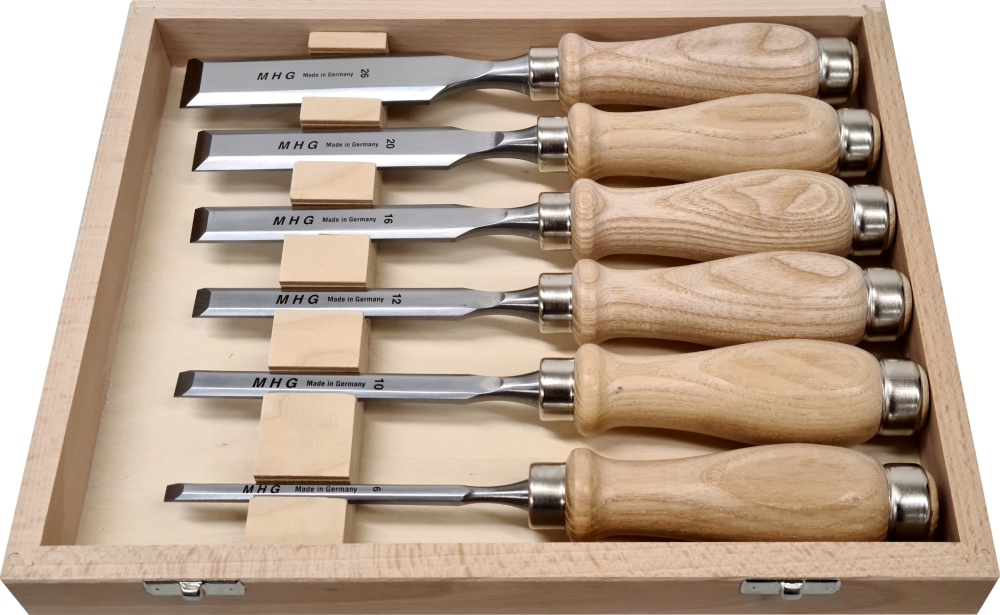 Chisel-premium - set in wooden box, with round handle, oiled ash, polished blade, ultra-fine finishing on the bottom, 6 pcs. sizes: 8,10, 12,16, 20, 25 mm